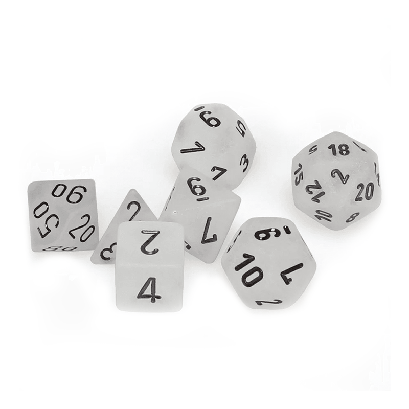 https://cartamagica.hr/wp-content/uploads/2023/11/Chessex-FROSTED-CLEAR-BLACK-Set-Kockica_1.png