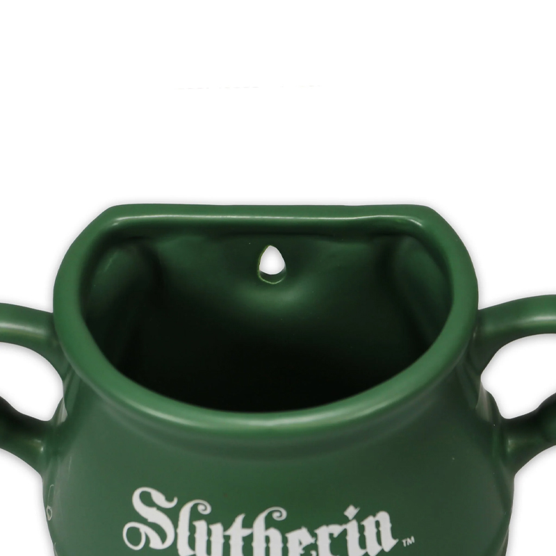 https://cartamagica.hr/wp-content/uploads/2023/12/Harry-Potter-Shaped-Wall-Vase-Slytherin-Cauldron_2.jpg