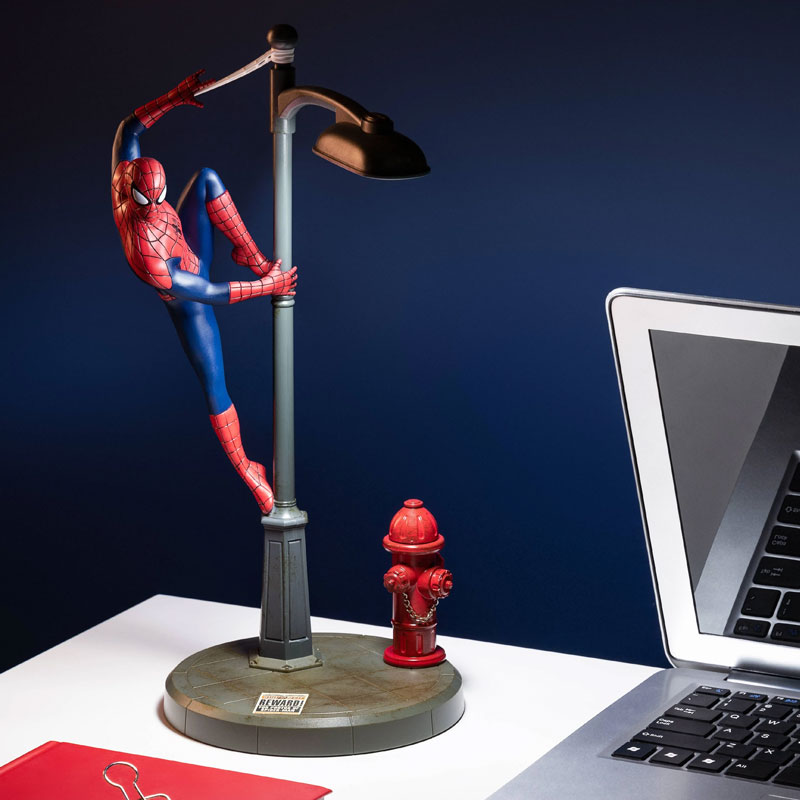 https://cartamagica.hr/wp-content/uploads/2025/03/PALADONE-SPIDER-SPIDERMAN-LAMPA_2.jpg